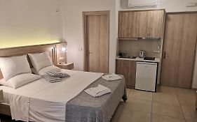 Porfyris Studios And Apartments